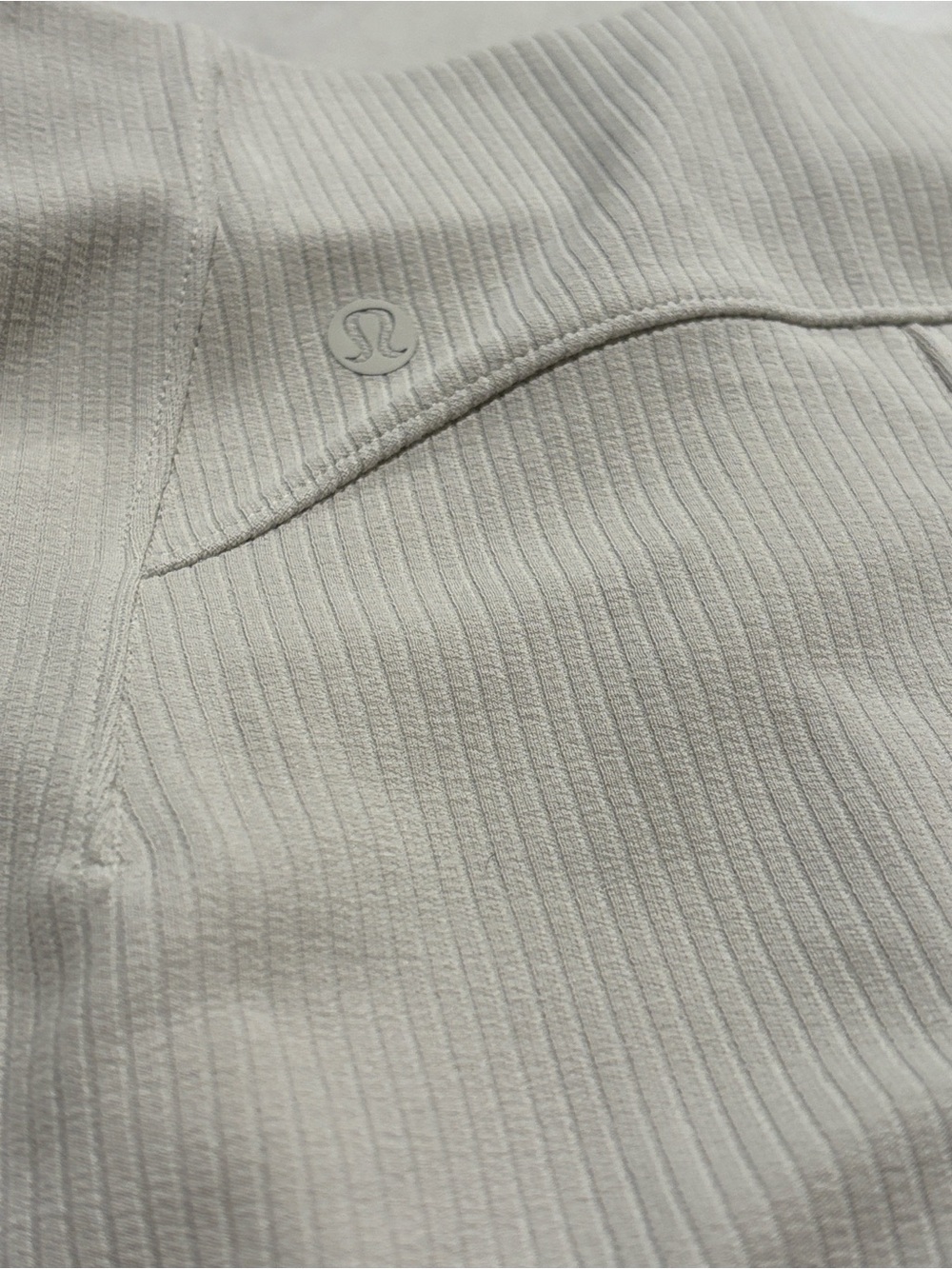 Lululemon Ribbed Softstreme
High-Rise Short 2" Bone Size 6 |
Ultra-Soft Lounge - Picture 7 of 14